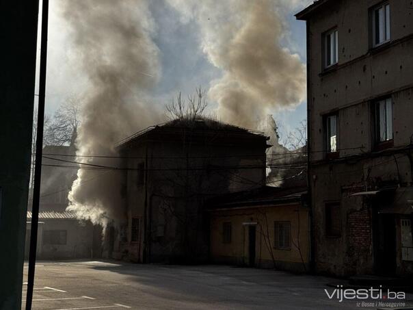 Požar u blizini SCC-a, gorjele veće količine smeća
