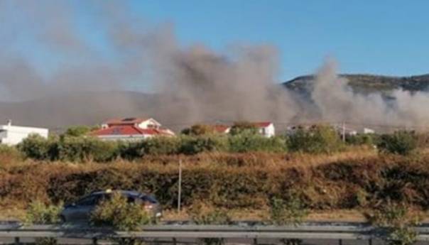 Požar u fabrici za preradu ribe u Kaštel Novom