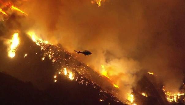 Požar u Kaliforniji izazvan vatrometom koji otkriva spol budućeg djeteta