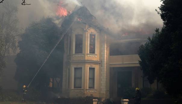 Požar u kampusu Univerziteta Cape Town