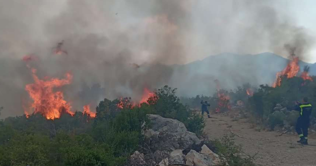 Požar u Konjicu još aktivan, u Neumu potrebna pomoć iz zraka