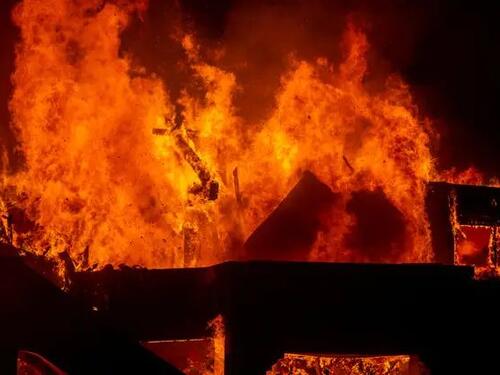 Požar u Los Angelesu izmiče kontroli, gore kuće poznatih