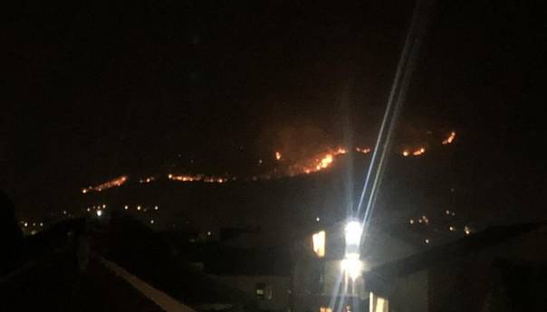 Požar u Podgorici, kuće ugrožene