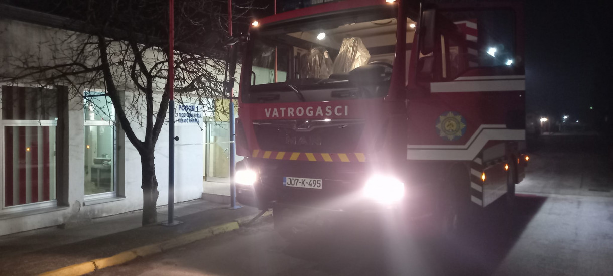 Požar u pogonu firme u Srebreniku: Vatra zahvatila mašinu za pakiranje
