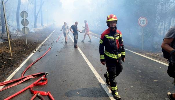 Požar u Puli pod kontrolom, odbranjene sve kuće
