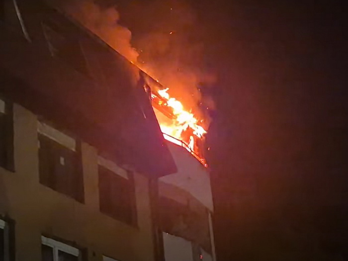 Požar u sarajevskom naselju Dobrinja, stanari evakuirani