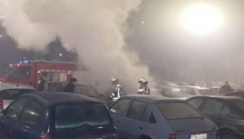 Požar u Sarajevu: Gorjelo 6 vozila, uhapšena jedna osoba
