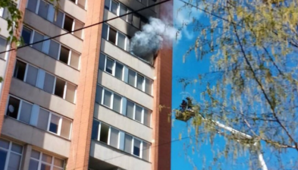 Požar u studentskom domu u Nišu, na terenu i hitna pomoć