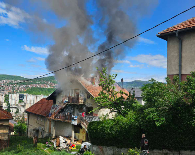 Požar u Trebevićkoj ulici lokalizovan, nema povrijeđenih