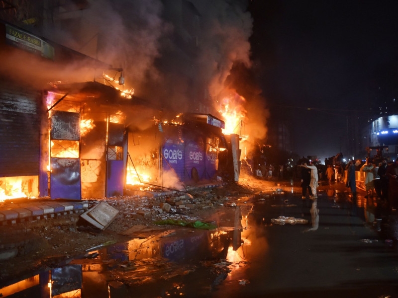Požar u tržnom centru u Karačiju: Najmanje šest mrtvih