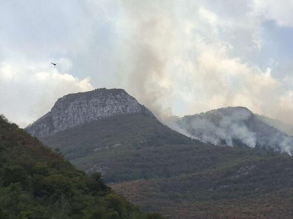 Požari na području Konjica i Prozor-Rame i dalje aktivni