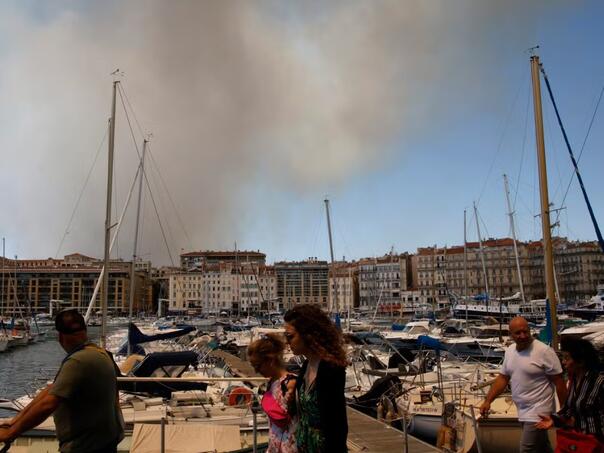 Požari stigli i do Marseillea, više od 100 ljudi povrijeđeno