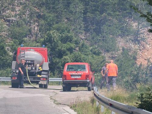 Požari u Hercegovini još uvijek prijete: Gašenje otežavaju teren i mine