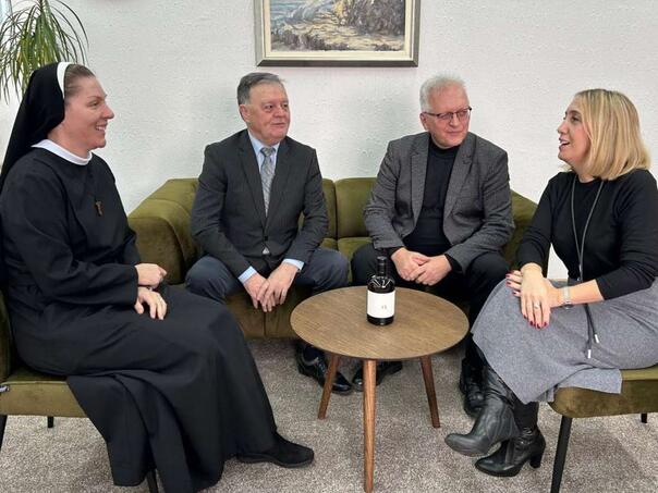 Pozder s hercegovačkim maslinarima: Počinje distribucija zaštićenih markica za ekstra djevičansko ulje