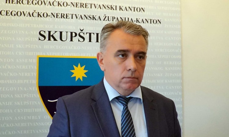 Pozivam časni dio NSBiH da se suprotstavi ovakvom odnosu Zeljkovića prema Veležu