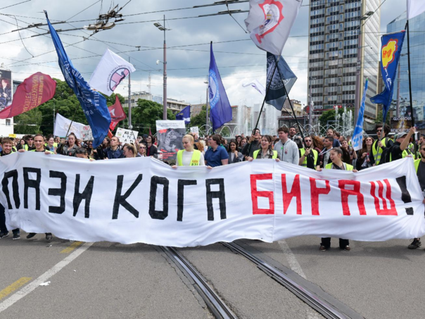 Pozivi na vanredne izbore sa studentskog protesta u Beogradu