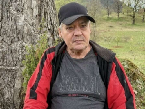 Pozivom na 17048 pomažete Amiru Makanu da nastavi liječenje