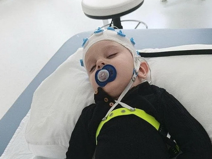 Pozivom na broj 17056 donirate 2 KM za liječenje malog Edina Mahmutovića iz Ilijaša