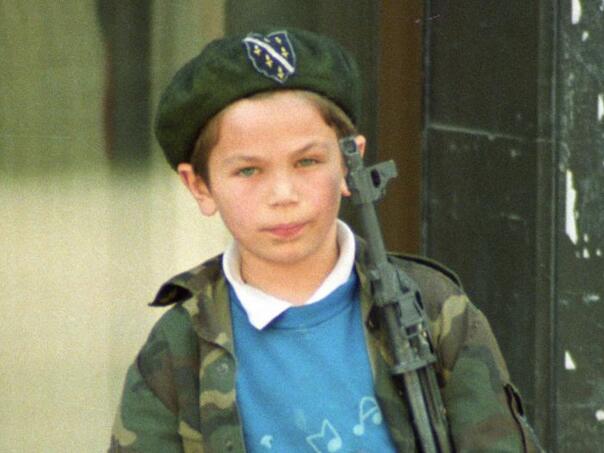 Poznajete li dječaka sa fotografije iz 1992. godine? Španski fotograf zbog nje posthumno nagrađen