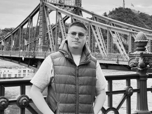 Poznat identitet muškarca koji je stradao nakon pada sa zgrade