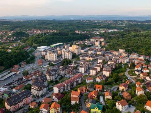 Poznat identitet osumnjičenog za ubistvo u Banovićima