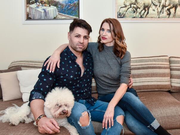 Poznati estradni par progovorio o problemima u braku: 'Ocu je smetalo što je Rom'