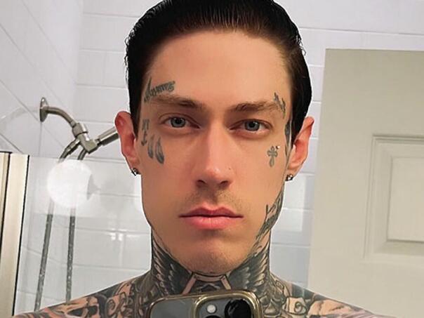 Poznati muzičar iznio teške optužbe: Izmišljala je trudnoću i rak