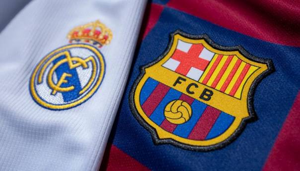 Poznati sastavi Real Madrida i Barcelone, Pjanić na klupi 