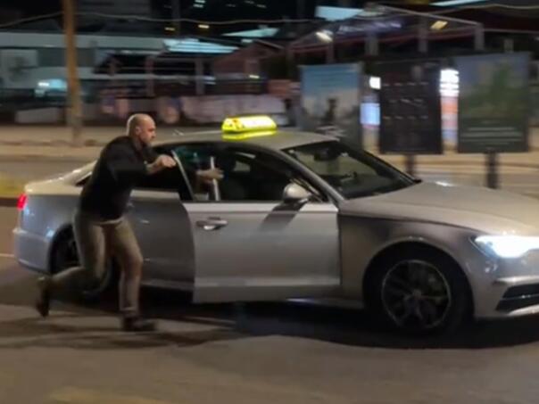 Poznati taksista se našalio: Ovako se u Sarajevu sada zaustavlja taksi