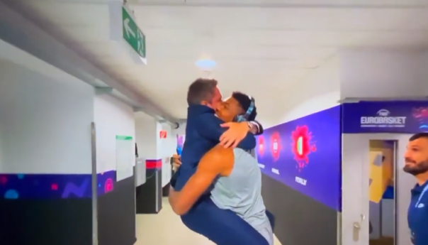 Pozzecco zaskočio Giannisa i od sreće ga izljubio