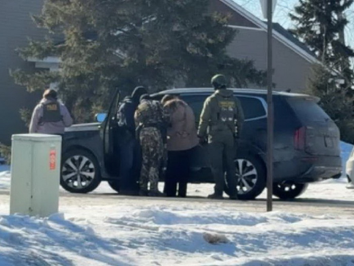 Praćenje ICE-a postaje krivično djelo: Rast hapšenja i optužbi u Minnesoti