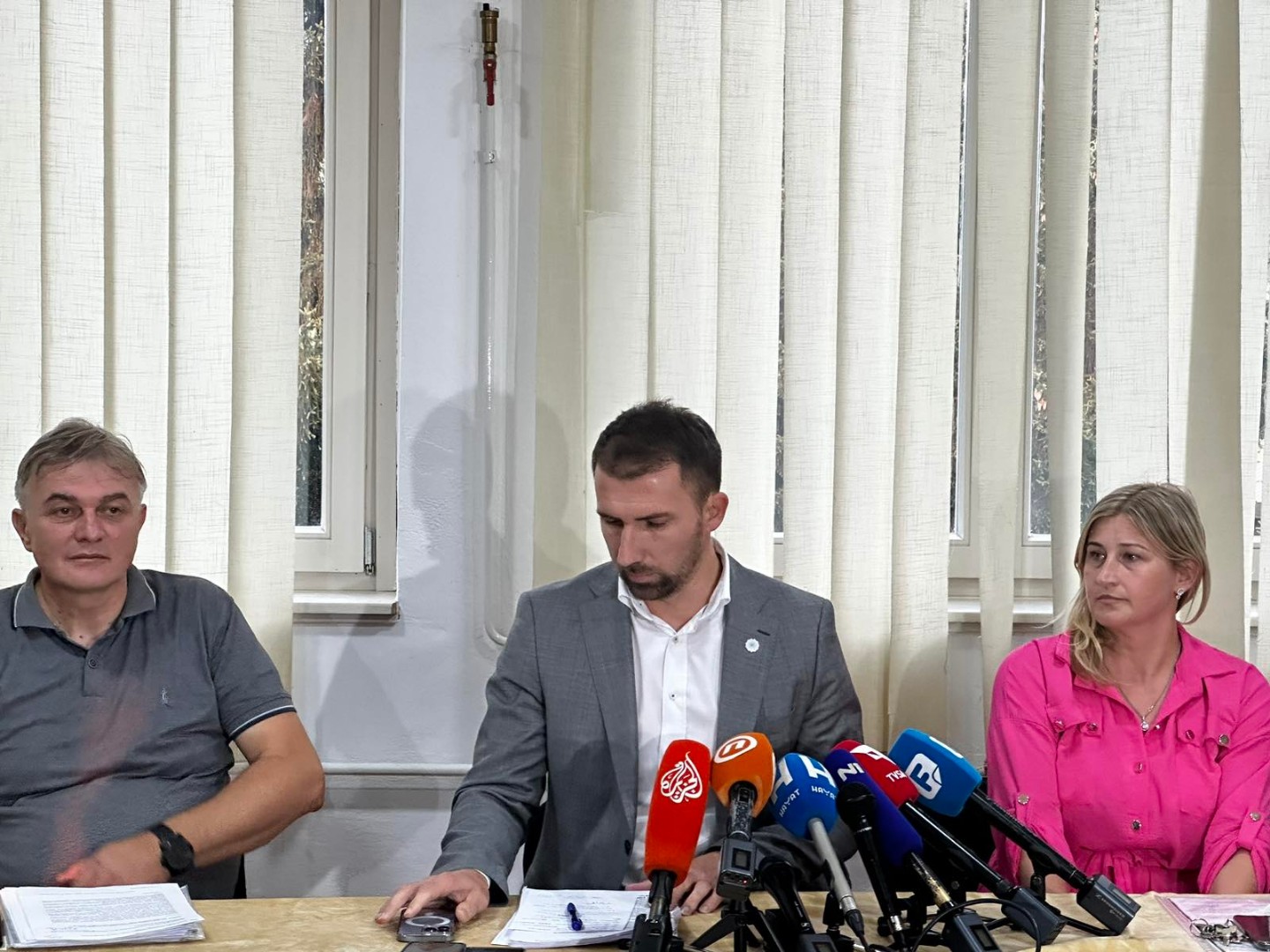 Pratite vanredno obraćanje povodom šokantnog snimka iz Zavoda Pazarić