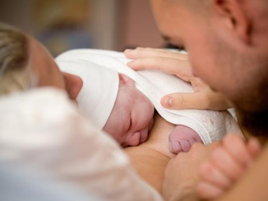 Pratnja na porodu – pravo svake žene, a ne privilegija