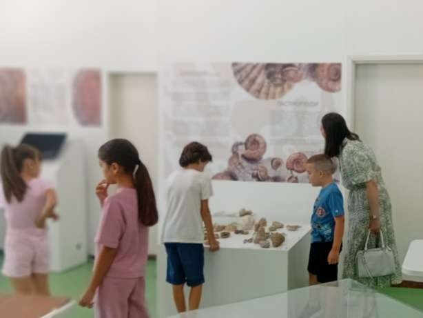 Prava mala arheološka avantura: Djeca u Brčkom tragaju za kostima dinosaurusa