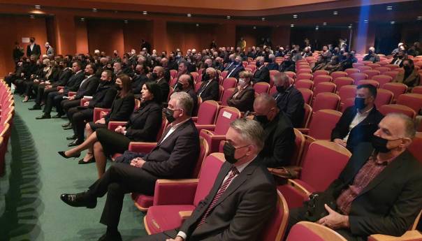 Pravo lice politike HDZ-a: Čelnici HDZ-a na komemoraciji ratnom zločincu Maki Radiću!