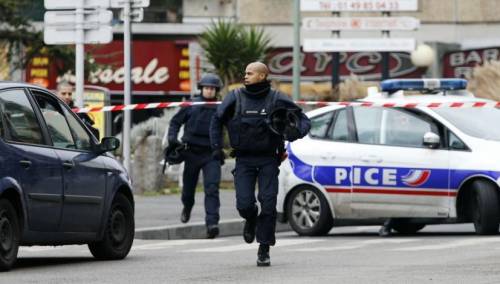 Pravoslavni svećenik ranjen u Lyonu, napadač u bijegu