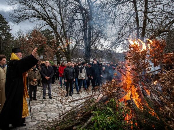 Pravoslavni vjernici obilježavaju Badnji dan: Počinju pripreme za Božić