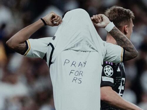 'Pray for RS': Poznato zašto je igrač Reala ispod dresa nosio ovu poruku