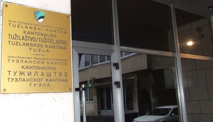 Predložen pritvor dvojici muškaraca zbog seksualnog iskorištavanja maloljetnica