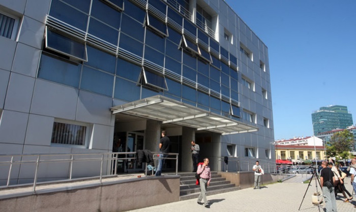 Predložen pritvor osumnjičenom za spolno uznemiravanje