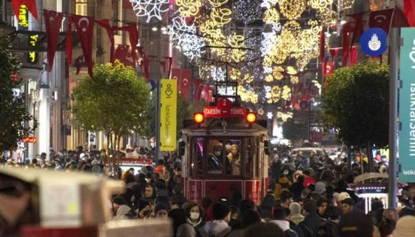 Prednovogodišnja atmosfera u Istanbulu