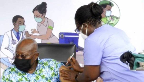 Predsjednik Gane prvi primio vakcinu nabavljenu preko COVAX-a