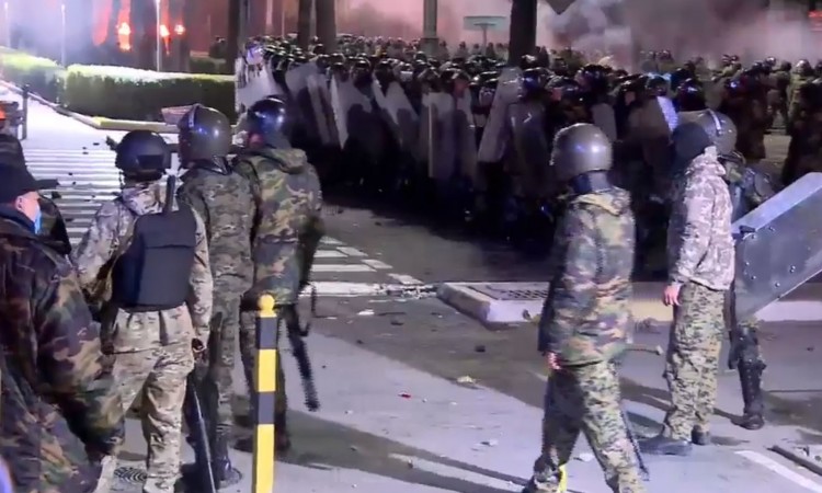 Predsjednik Kirgistana proglasio vanredno stanje