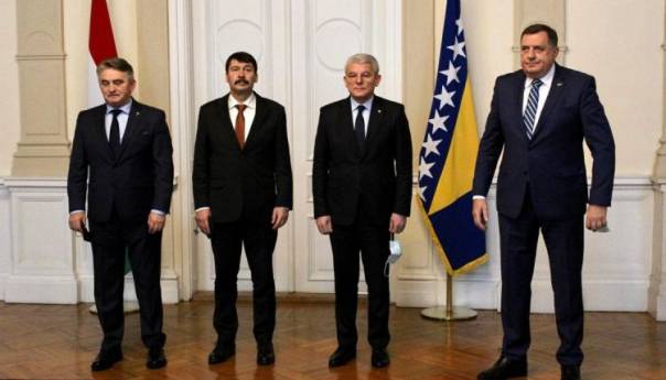 Predsjednik Mađarske stigao u Predsjedništvo BiH, dočekao ga je i Dodik