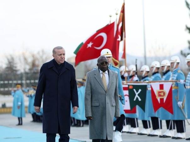 Predsjednik Nigerije pao na prijemu tokom posjete Turskoj