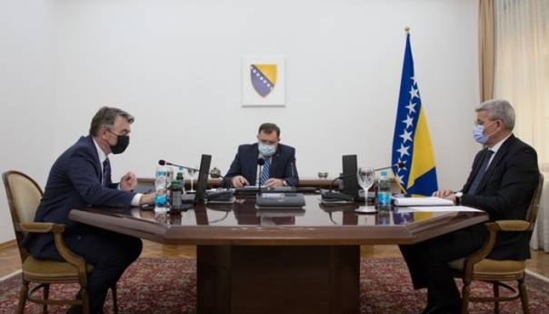 Predsjedništvo BiH odgodilo hitnu sjednicu o budžetu