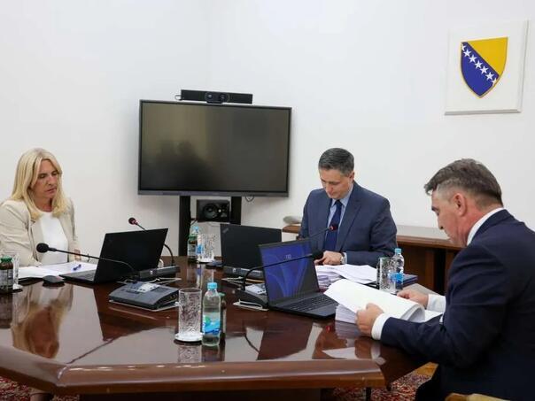 Predsjedništvo BiH pozvalo EUFOR da asistira u hapšenju zvaničnika RS