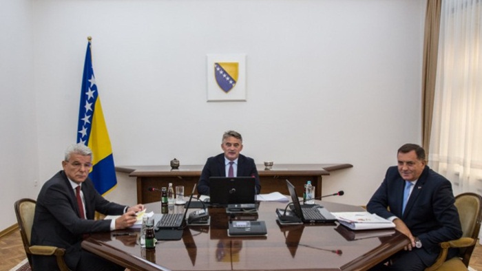 Predsjedništvo BiH šalje poziv Emmanuelu Macronu