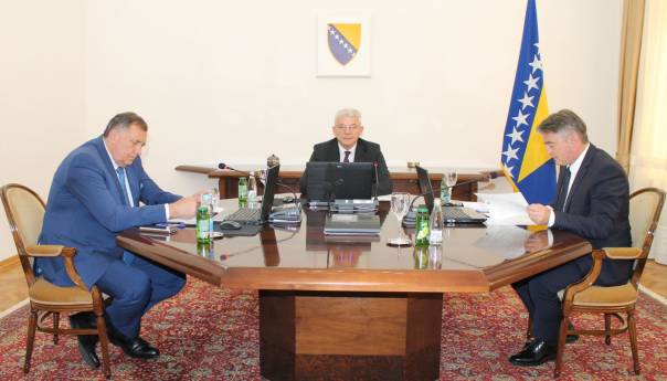 Predsjedništvo BiH večeras o novcu za izbore