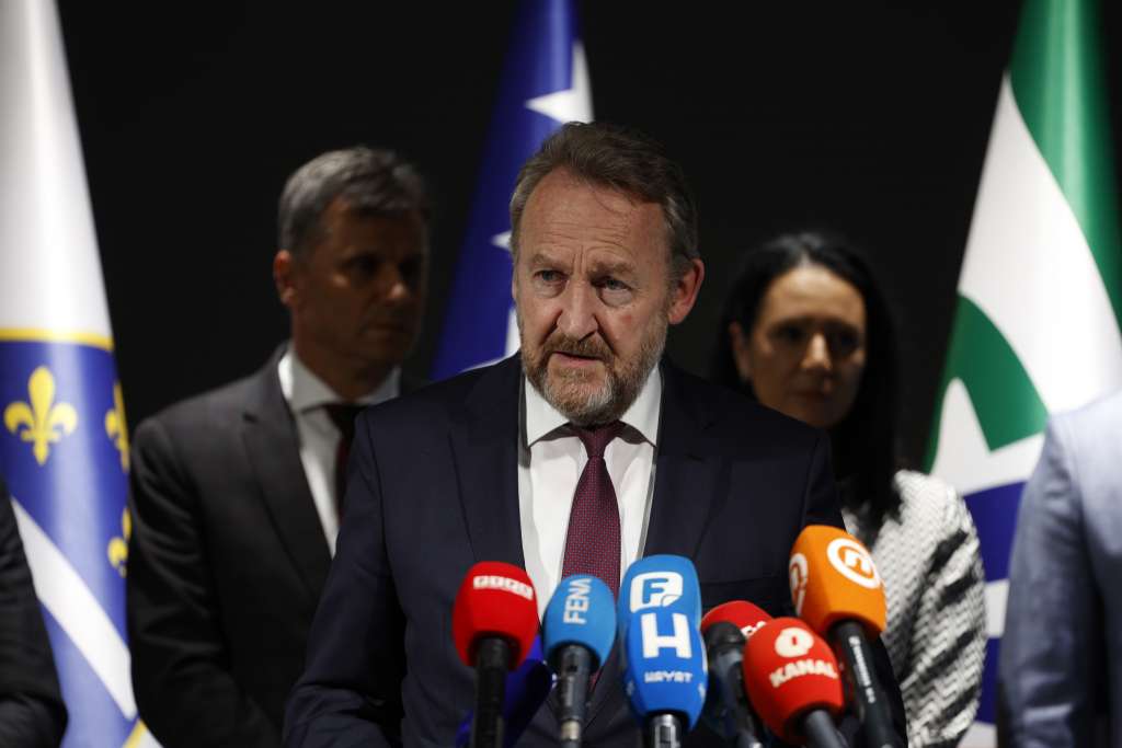 Predsjedništvo SDA zasjeda sutra, kolegij danas